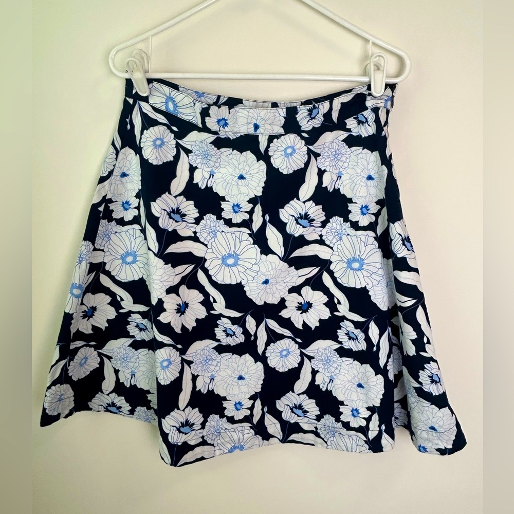 Tommy Hilfiger Navy Blue & White Floral A-Line Skirt – Size 8